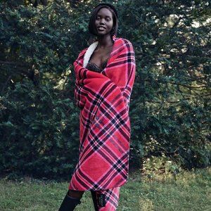 VICTORIA'S SECRET Plaid Sherpa Blanket